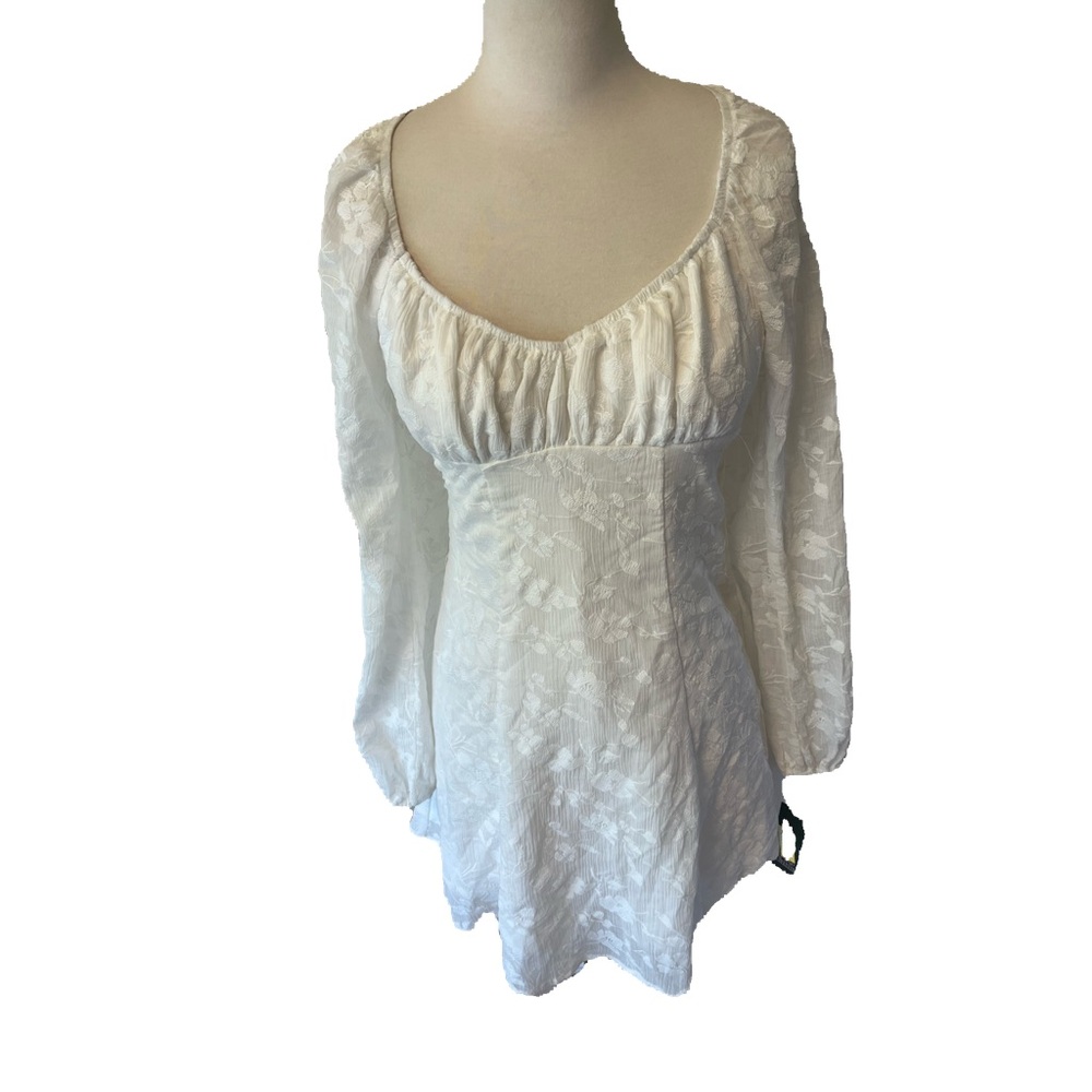 BEAUTIFUL WHITE DRESS SIZE XS NWT EMPIRE WAIST GREAT FOR DESTINATION WEDDING